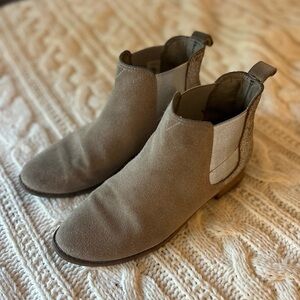 Toms Suede Chelsea Boots